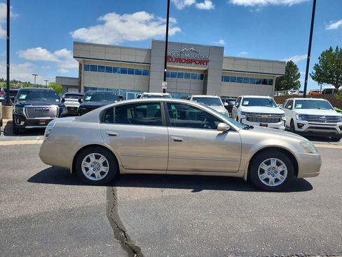 Used 2005 Nissan Altima 2.5 S w/ (S02) Side Airbags Pkg FWD image 3