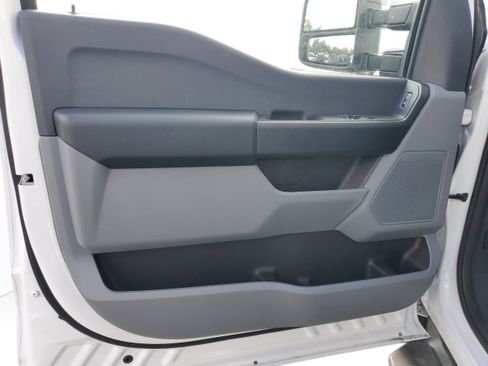 New 2024 Ford F550 4x4 Regular Cab Super Duty image 12