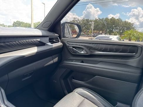 Used 2023 GMC Yukon XL Denali AWD/4WD image 27
