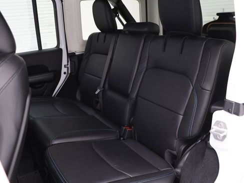 Used 2024 Jeep Wrangler Unlimited Rubicon 4xe image 31
