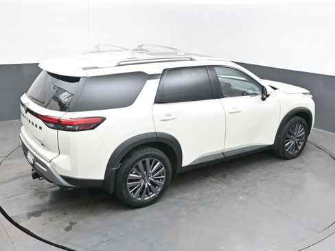 Certified 2024 Nissan Pathfinder SL w/ SL Premium Package image 32