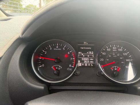 Used 2013 Nissan Rogue SV FWD image 26