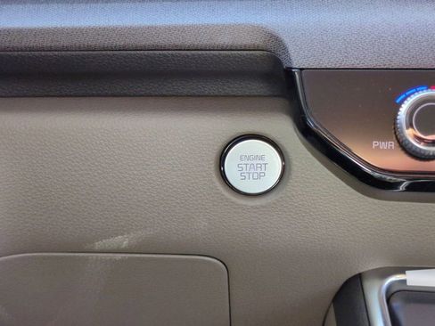 New 2026 Kia Carnival EX image 18