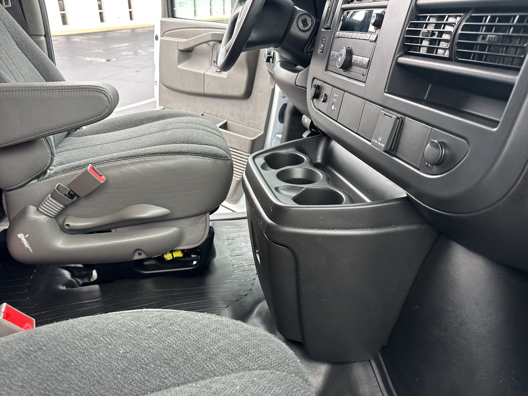 Used 2025 Chevrolet Express 2500 w/ Driver Convenience Package RWD image 17