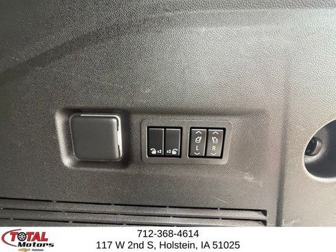 Certified 2024 Chevrolet Suburban RST w/ Luxury Package AWD/4WD image 15