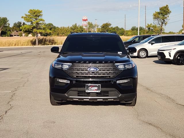 Used 2023 Ford Explorer XLT w/ Equipment Group 202A RWD image 2