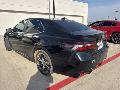 Used 2024 Toyota Camry SE FWD image 2