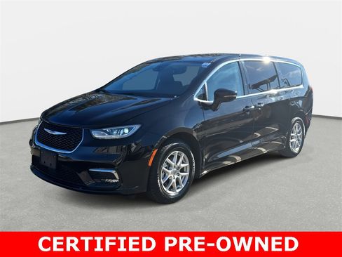 Used 2024 Chrysler Pacifica Touring-L image 38