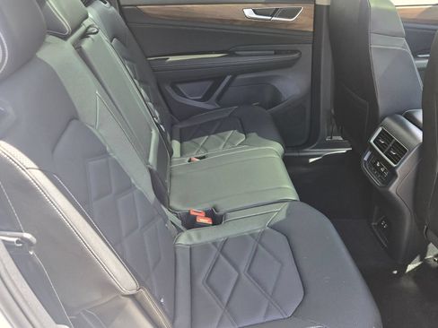 Certified 2026 Volkswagen Atlas SE w/ Panoramic Sunroof Package FWD image 18
