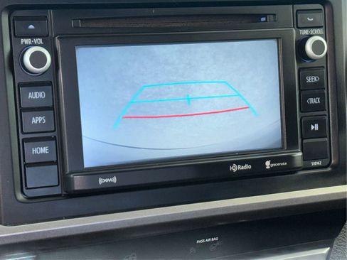 Used 2018 Toyota Tacoma SR5 AWD/4WD image 34