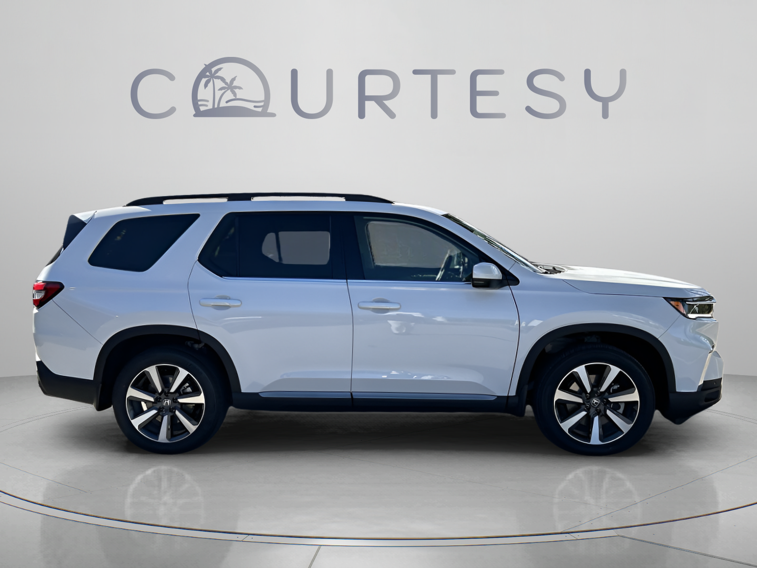 Used 2024 Honda Pilot Touring image 8