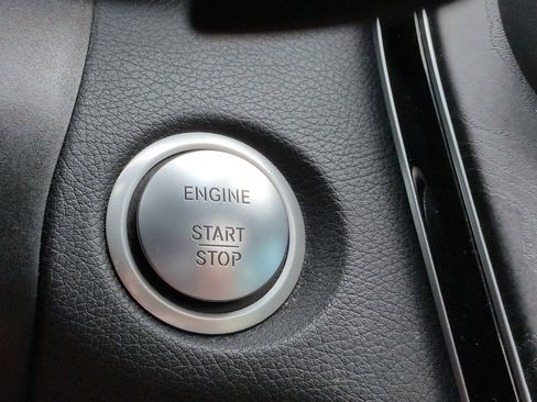 Used 2017 Mercedes-Benz C 300 4MATIC Sedan image 27