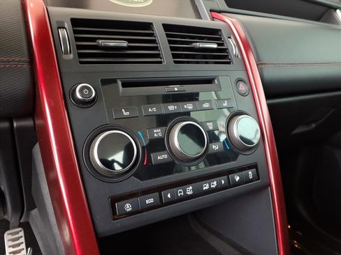 Used 2018 Land Rover Discovery Sport HSE image 12