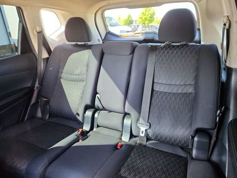Used 2019 Nissan Rogue SV FWD image 26