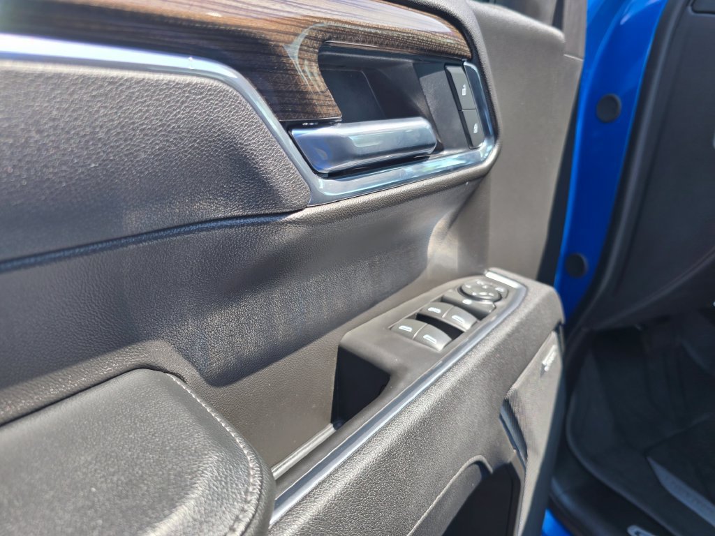 Used 2025 Chevrolet Silverado 1500 LT Trail Boss w/ Convenience Package II AWD/4WD image 11