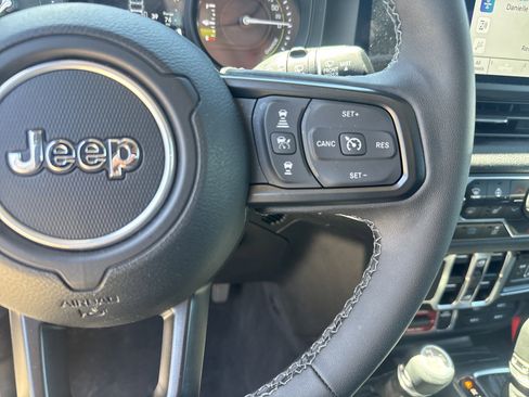 Used 2025 Jeep Wrangler Unlimited Sport S 4xe AWD/4WD image 19