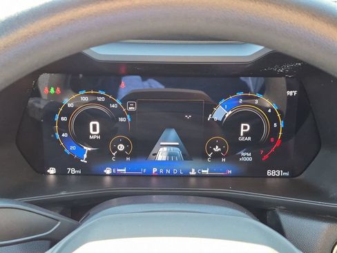 Used 2025 Chevrolet Colorado W/T RWD image 13