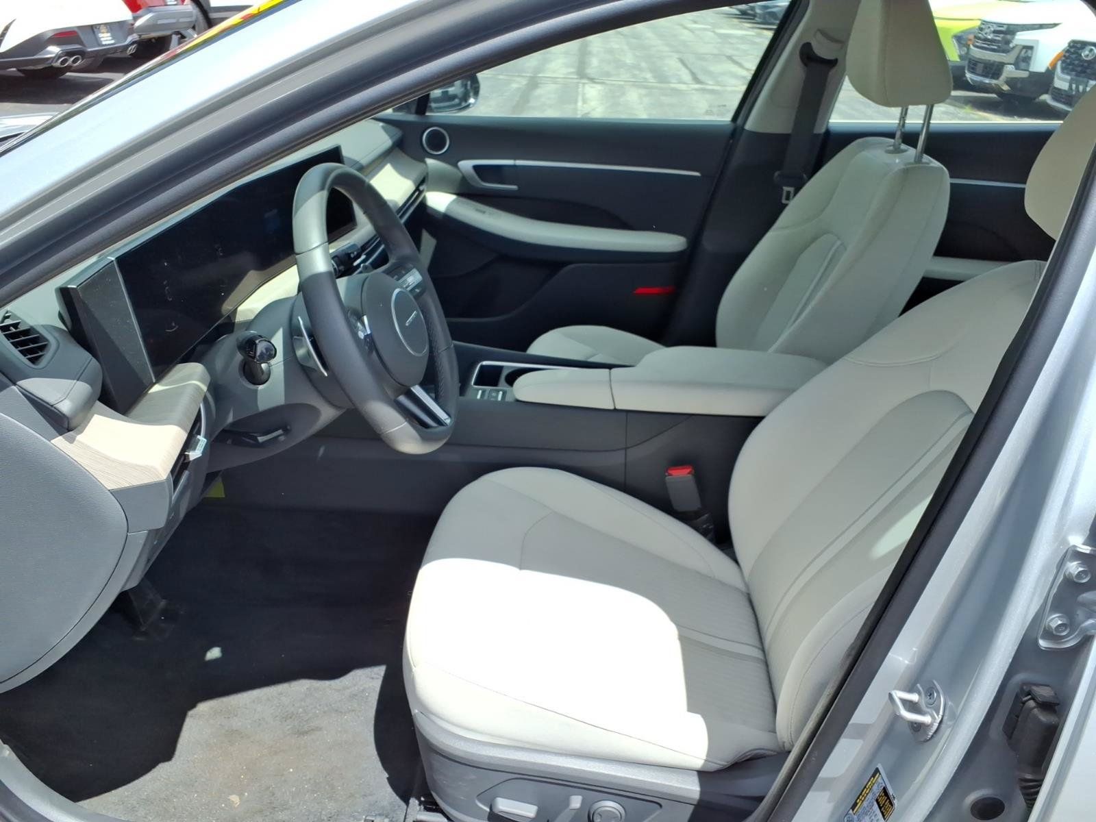 New 2025 Hyundai Sonata SEL FWD image 4