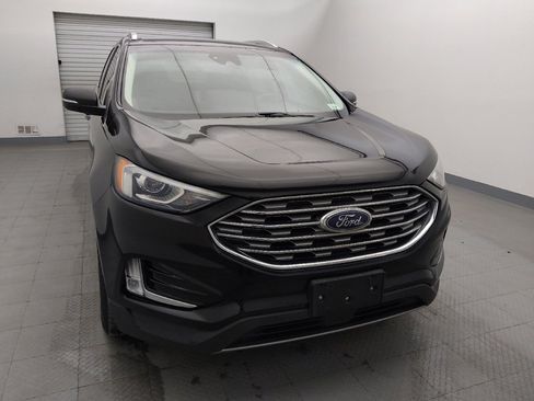 Used 2019 Ford Edge Titanium image 14