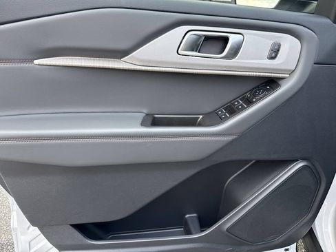 New 2026 Ford Explorer Active w/ Active Comfort Package RWD image 10
