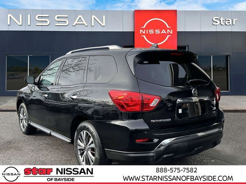 Used 2019 Nissan Pathfinder SV image 5