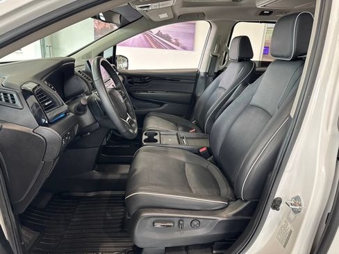 Used 2025 Honda Odyssey Elite image 16