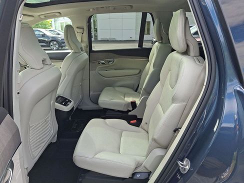 Used 2023 Volvo XC90 B6 Plus AWD/4WD image 11