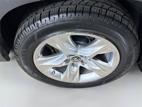 Used 2018 Toyota Highlander Limited w/ Carpet Mat Package (TMS) AWD/4WD image 32