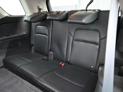 Used 2022 Nissan Pathfinder SL AWD/4WD image 27