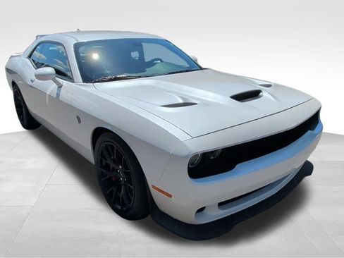 Used 2015 Dodge Challenger SRT Hellcat RWD image 7