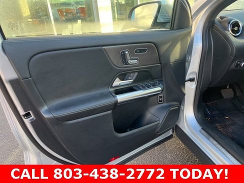 Used 2023 Mercedes-Benz GLA 250 4MATIC image 5