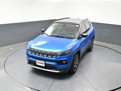 Used 2025 Jeep Compass Limited AWD/4WD image 46