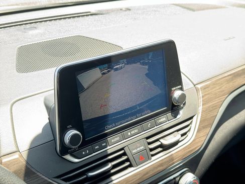 Used 2025 Nissan Altima 2.5 SV FWD image 20