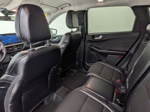Certified 2025 Ford Escape SE w/ Class II Trailer Tow Package FWD image 33