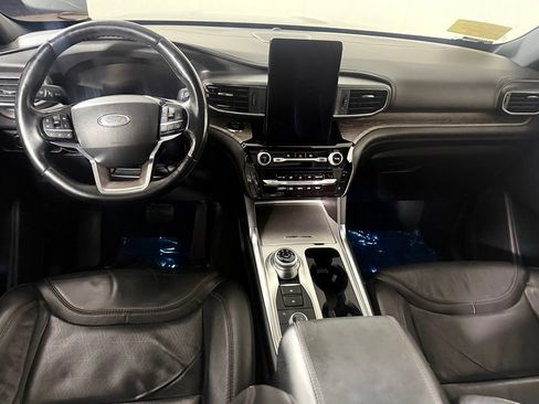 Used 2022 Ford Explorer Platinum w/ Equipment Group 601A AWD/4WD image 11