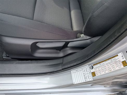 Used 2025 Toyota Prius LE image 14