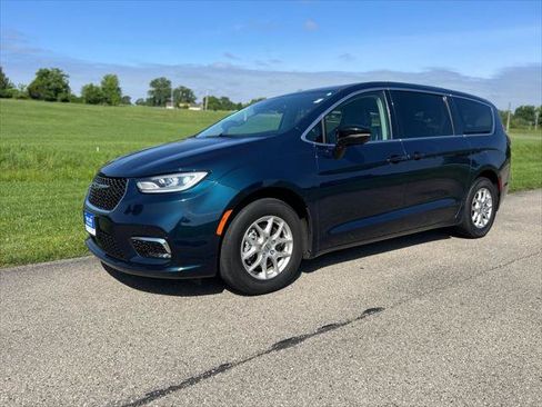 Certified 2024 Chrysler Pacifica Touring-L FWD image 1