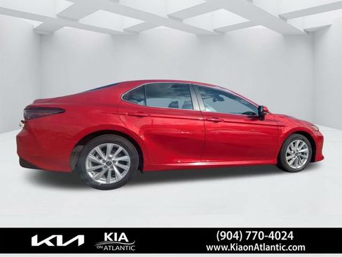 Used 2024 Toyota Camry LE w/ Convenience Package FWD image 2