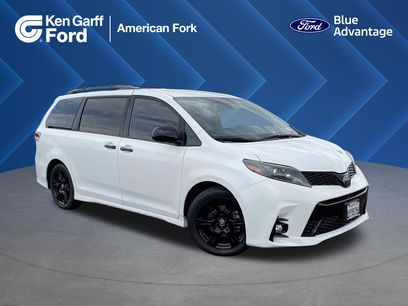 Used 2020 Toyota Sienna SE w/ Nightshade Edition