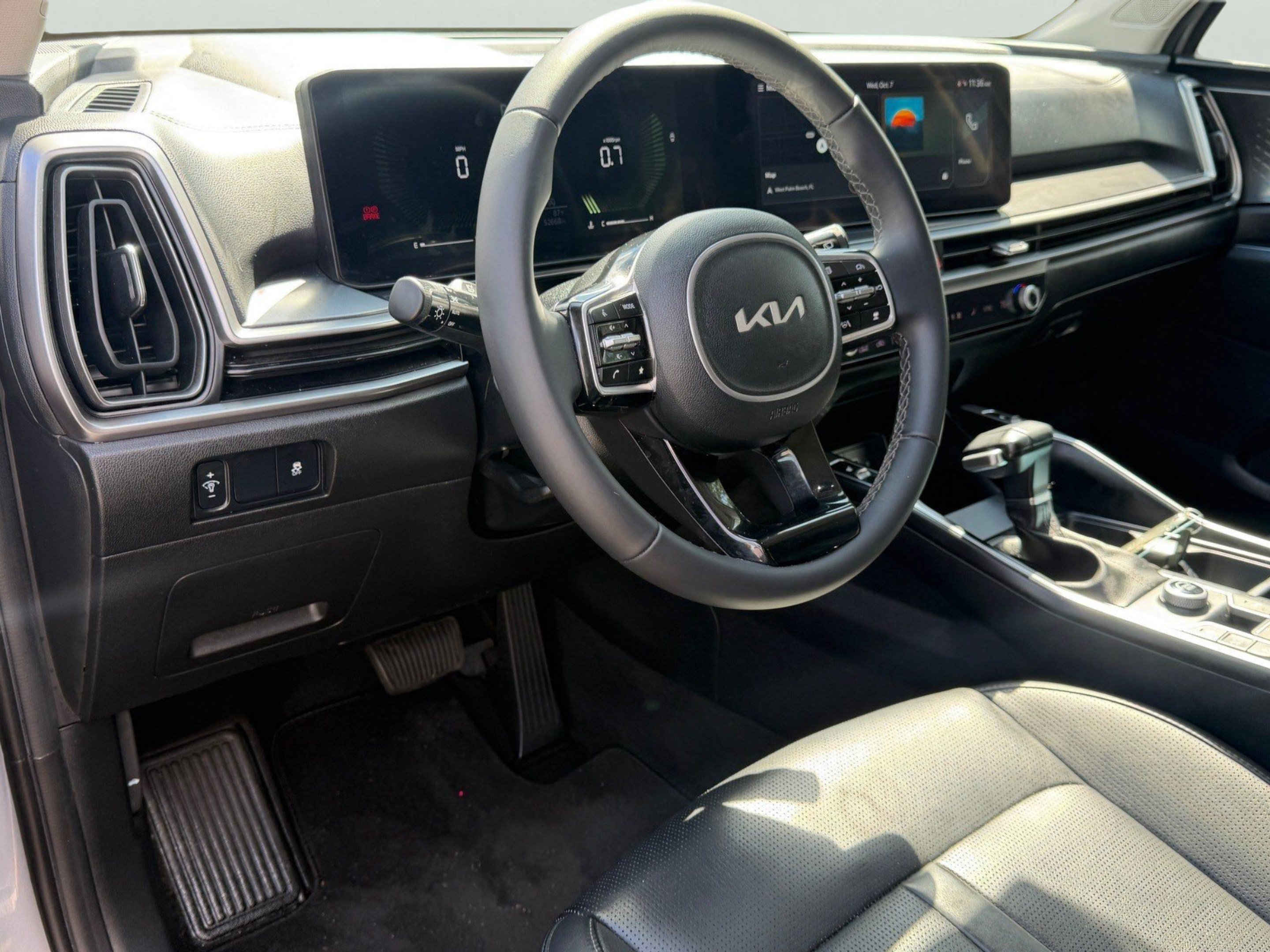 Certified 2025 Kia Sorento S w/ Panoramic Sunroof Package FWD image 14