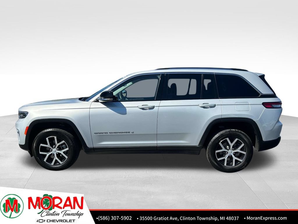 Used 2023 Jeep Grand Cherokee Limited AWD/4WD image 3