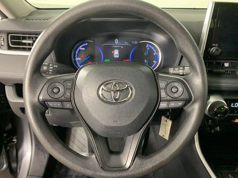 Used 2025 Toyota RAV4 LE AWD/4WD image 20