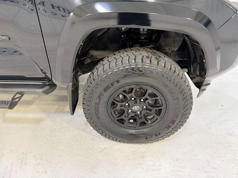 Used 2022 Toyota Tacoma SR5 image 28