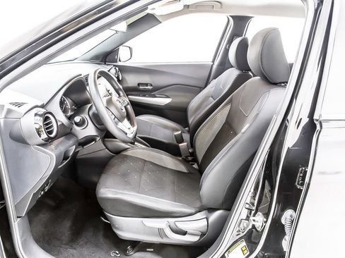 Used 2019 Nissan Kicks SV FWD image 25