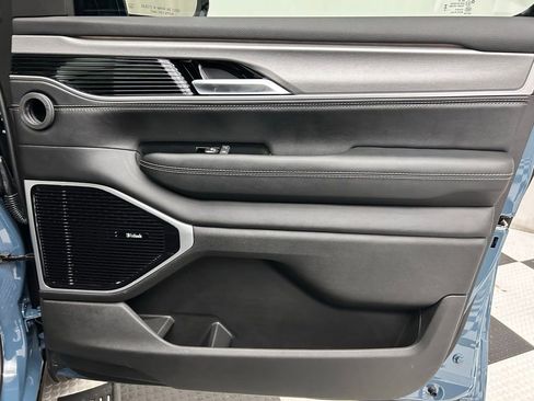 New 2026 Jeep Grand Wagoneer Limited AWD/4WD image 16