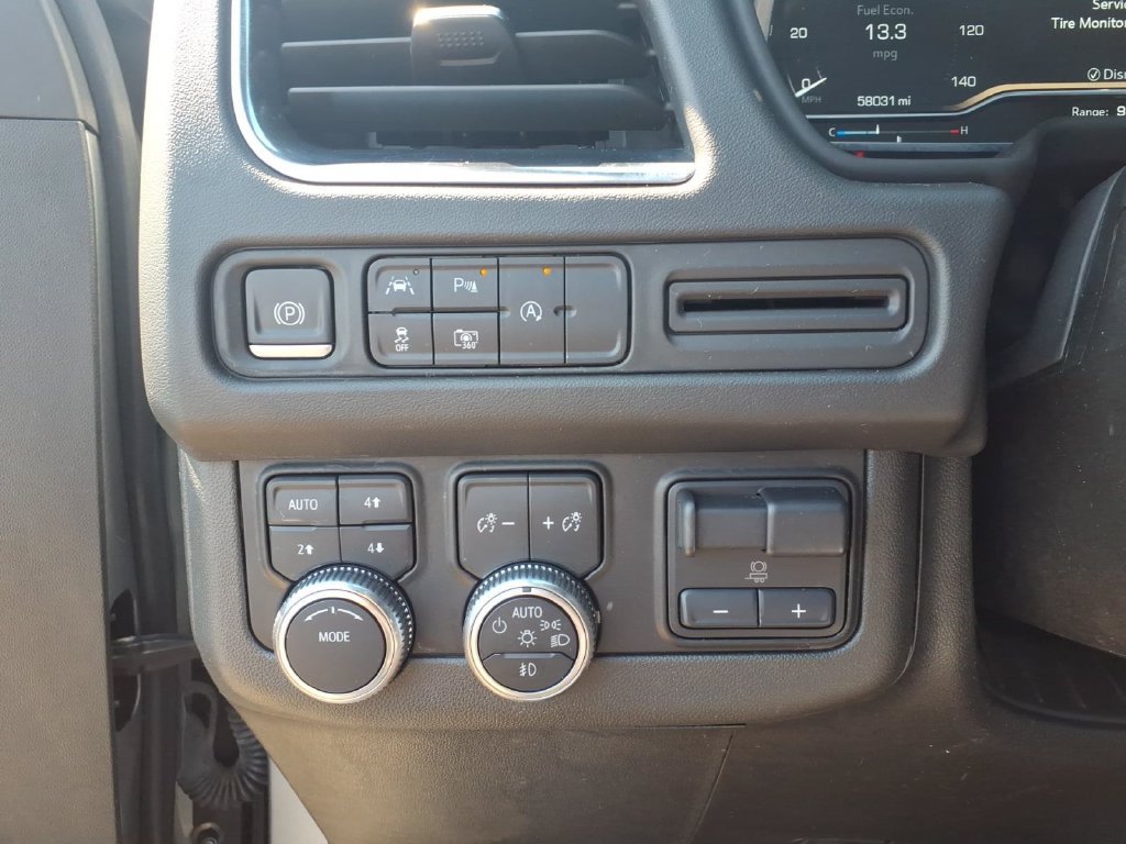 Used 2023 GMC Yukon SLT AWD/4WD image 15