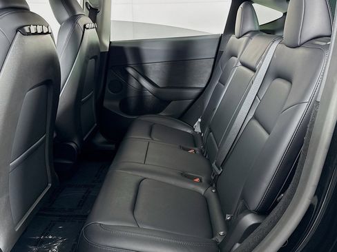 Used 2025 Tesla Model Y Long Range image 7