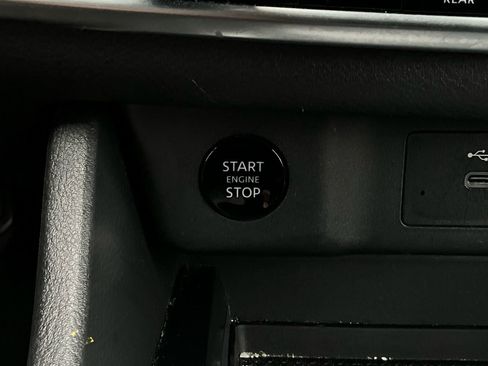 Used 2025 Nissan Rogue SV image 26