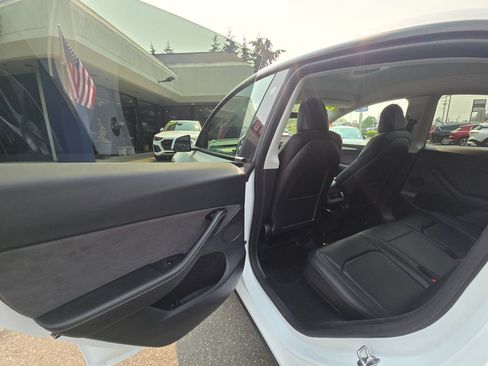 Used 2023 Tesla Model Y Long Range AWD/4WD image 15