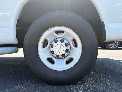 Used 2024 Chevrolet Express 2500 w/ Driver Convenience Package RWD image 19
